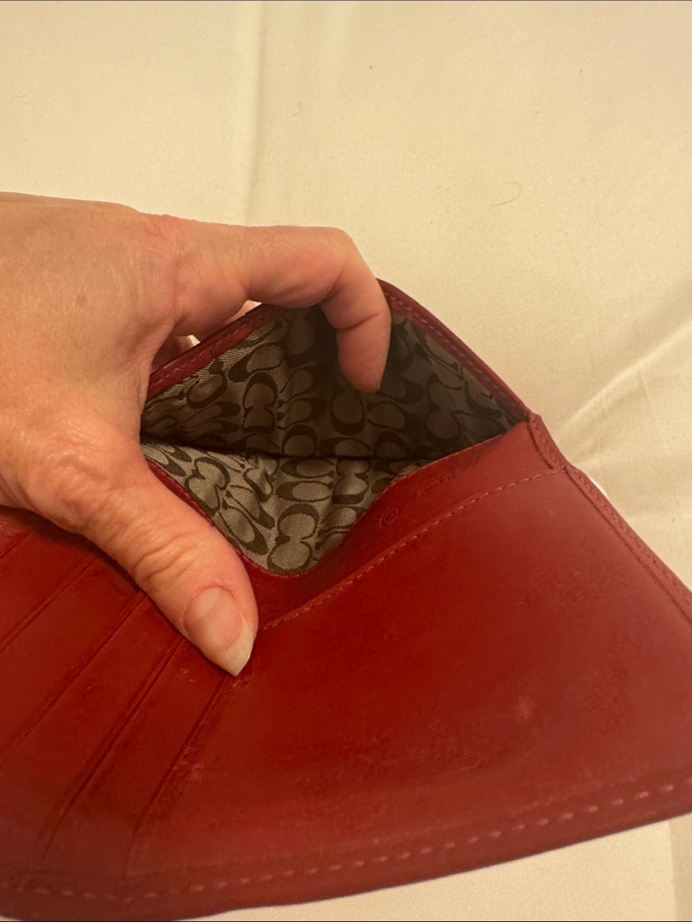Vintage Coach Red leather bifold - Picture 7 of 7
